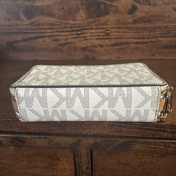 Michael Kors Connie MK Logo Monogram Bag - Picture 4 of 9